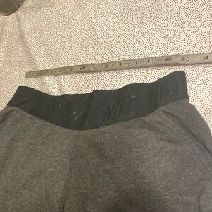 Nike women’s capri size M